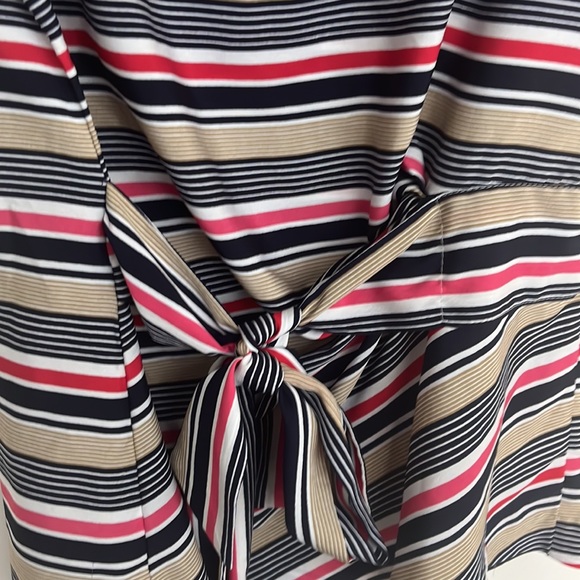 EUC Banana Republic Blouse - Picture 3 of 7